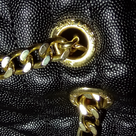 YVES SAINT LAURENT ENVELOPE CHEVRON QUILTED MATELASSE LEATHER MED SHOULDER BAG - Picture 13 of 16